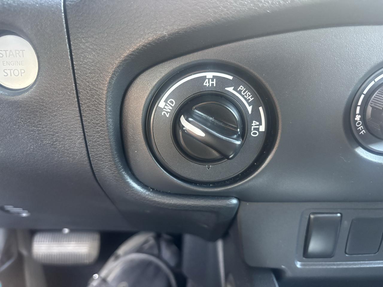 Nissan Frontier photo 15
