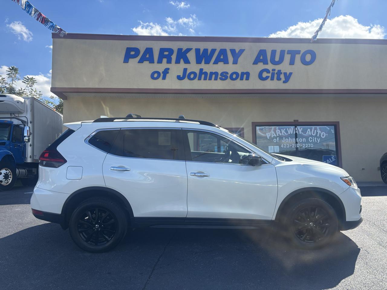 Nissan Rogue photo 2
