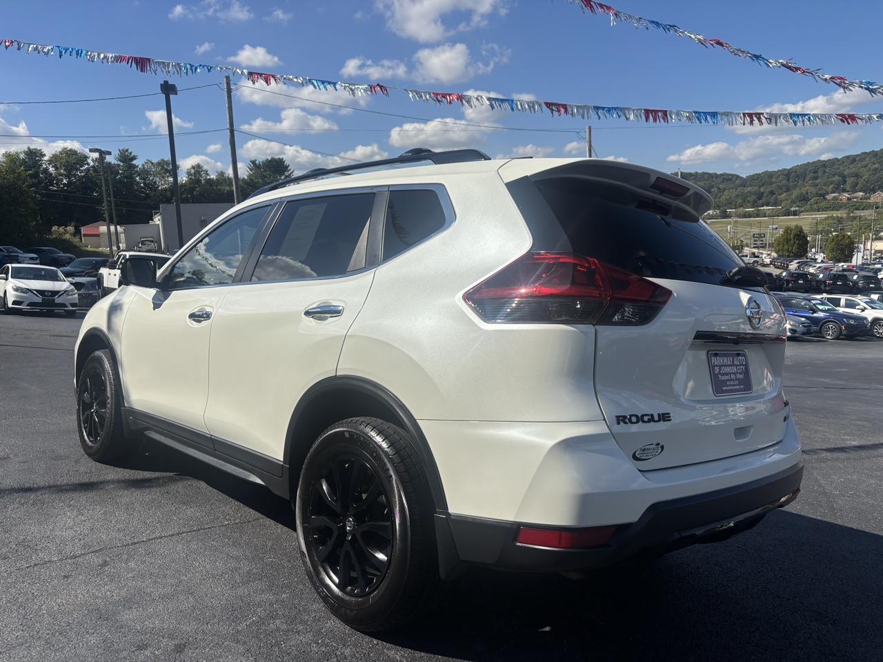 Nissan Rogue photo 4