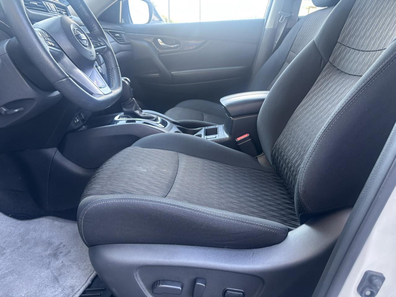 Nissan Rogue photo 9