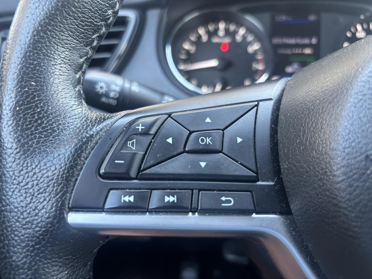 Nissan Rogue photo 13