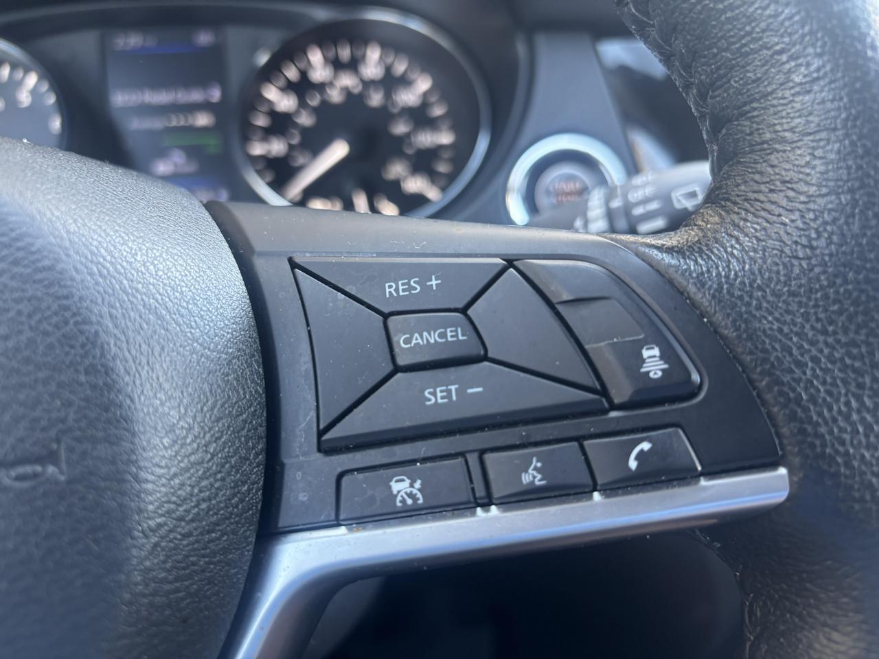 Nissan Rogue photo 14