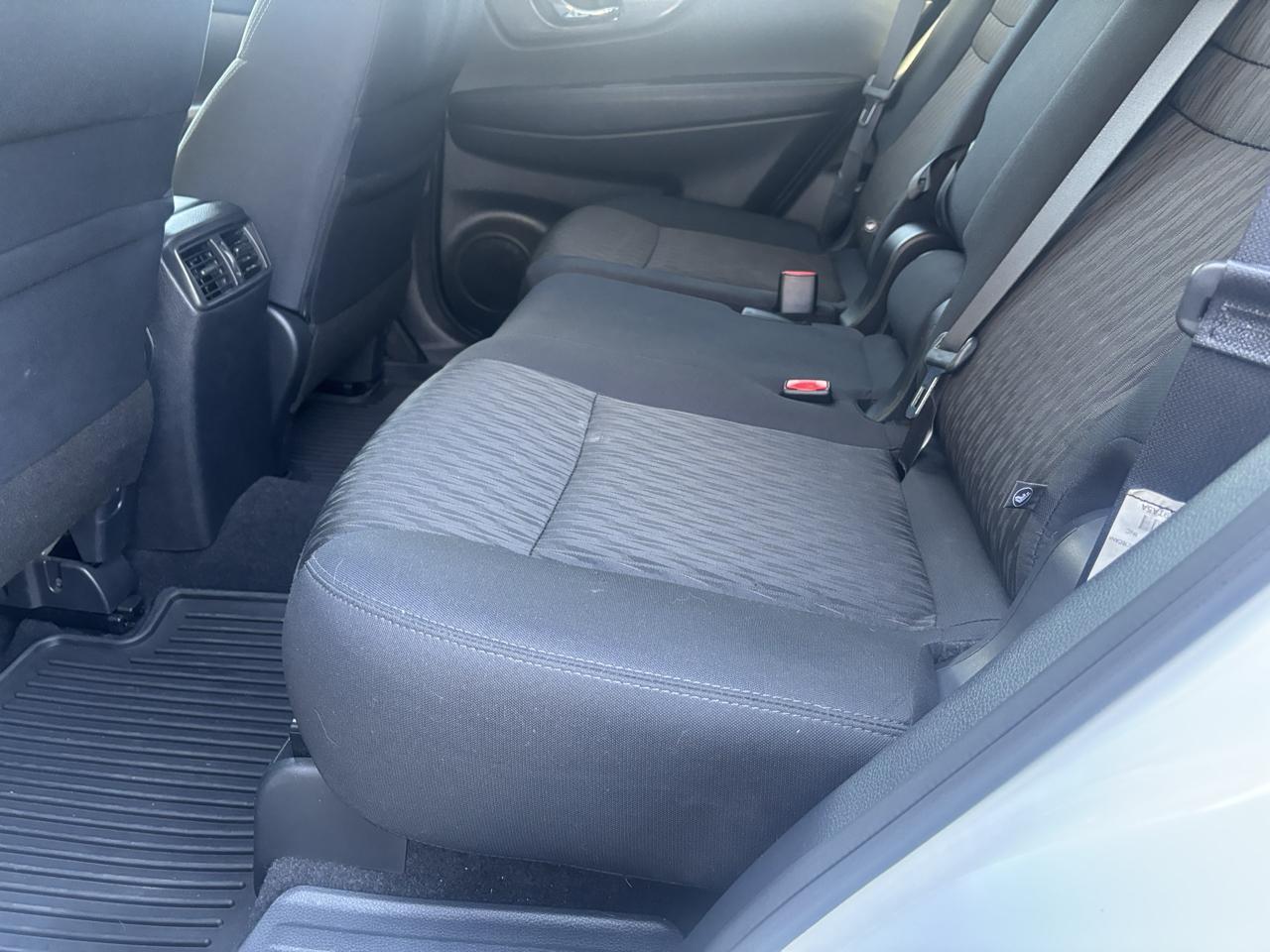 Nissan Rogue photo 22