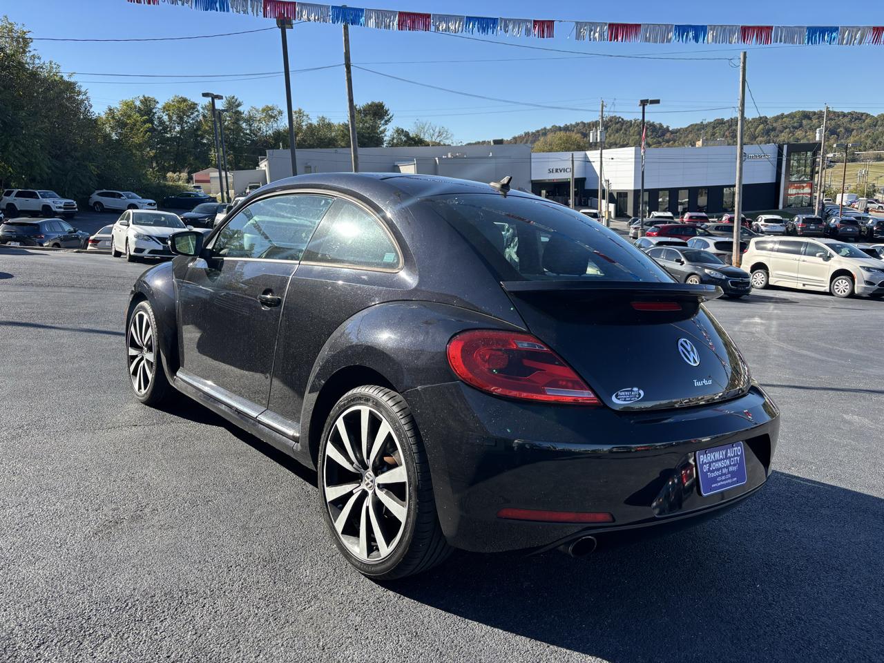 Volkswagen Beetle 2.0T Turbo w/Sunroof & Sound 2013