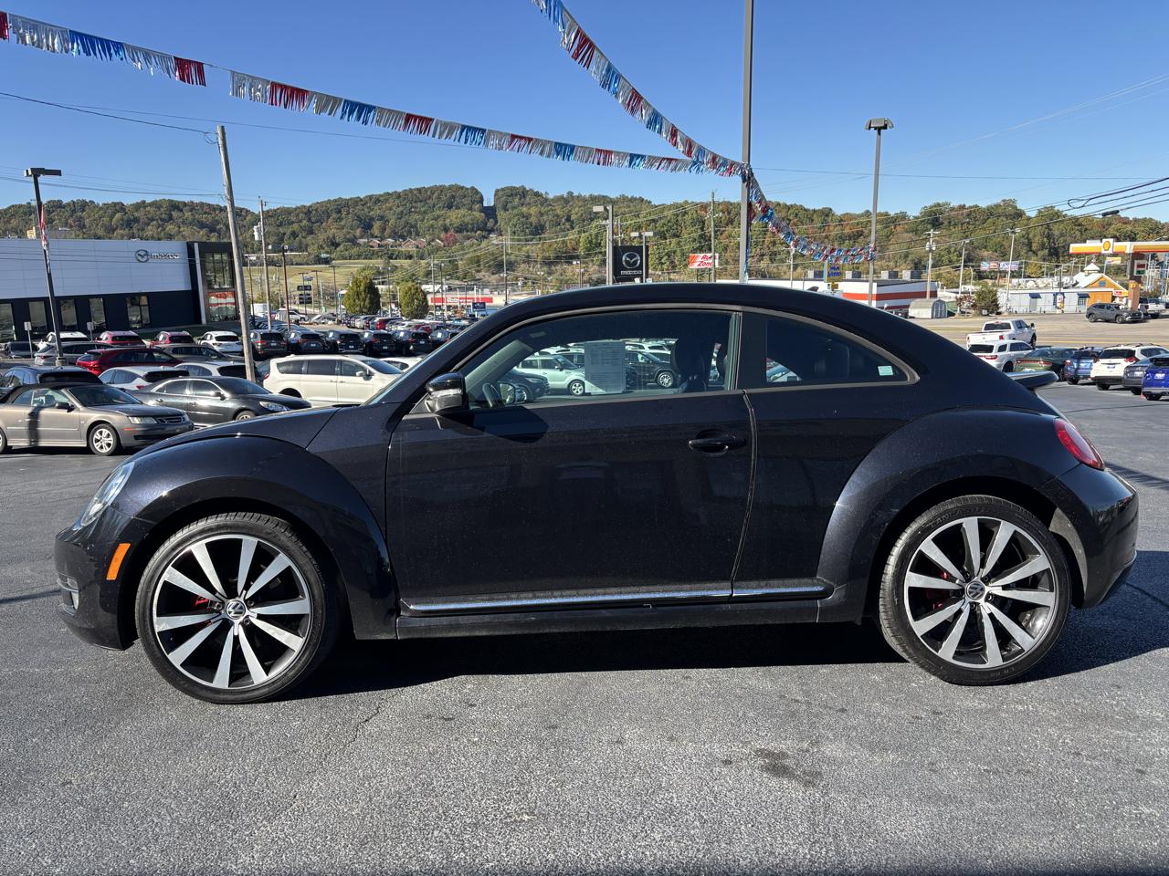 Volkswagen Beetle 2.0T Turbo w/Sunroof & Sound 2013