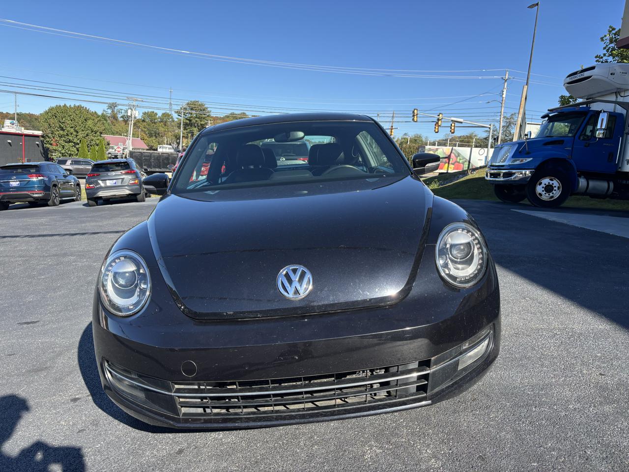 Volkswagen Beetle 2.0T Turbo w/Sunroof & Sound 2013