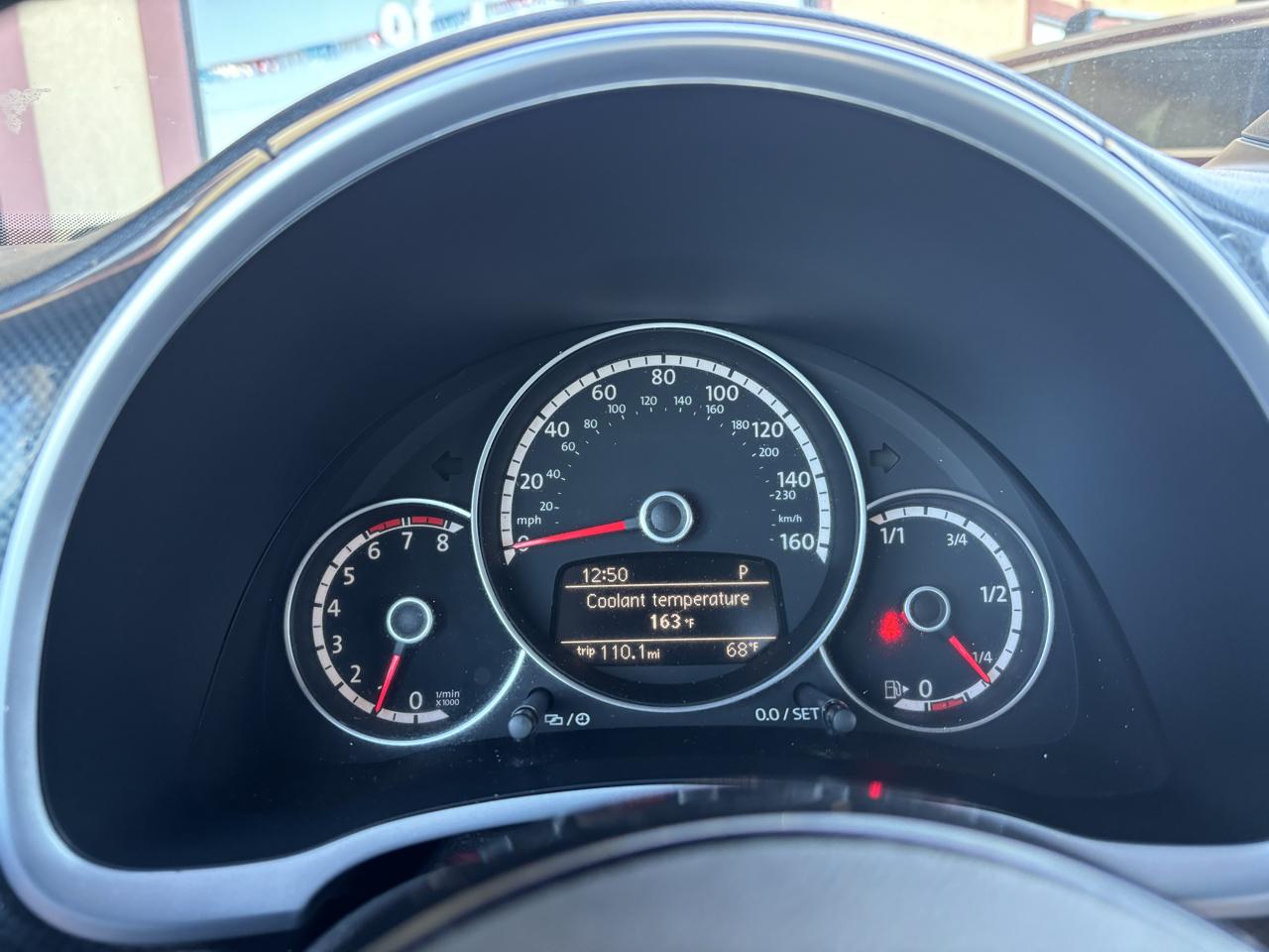 Volkswagen Beetle 2.0T Turbo w/Sunroof & Sound 2013