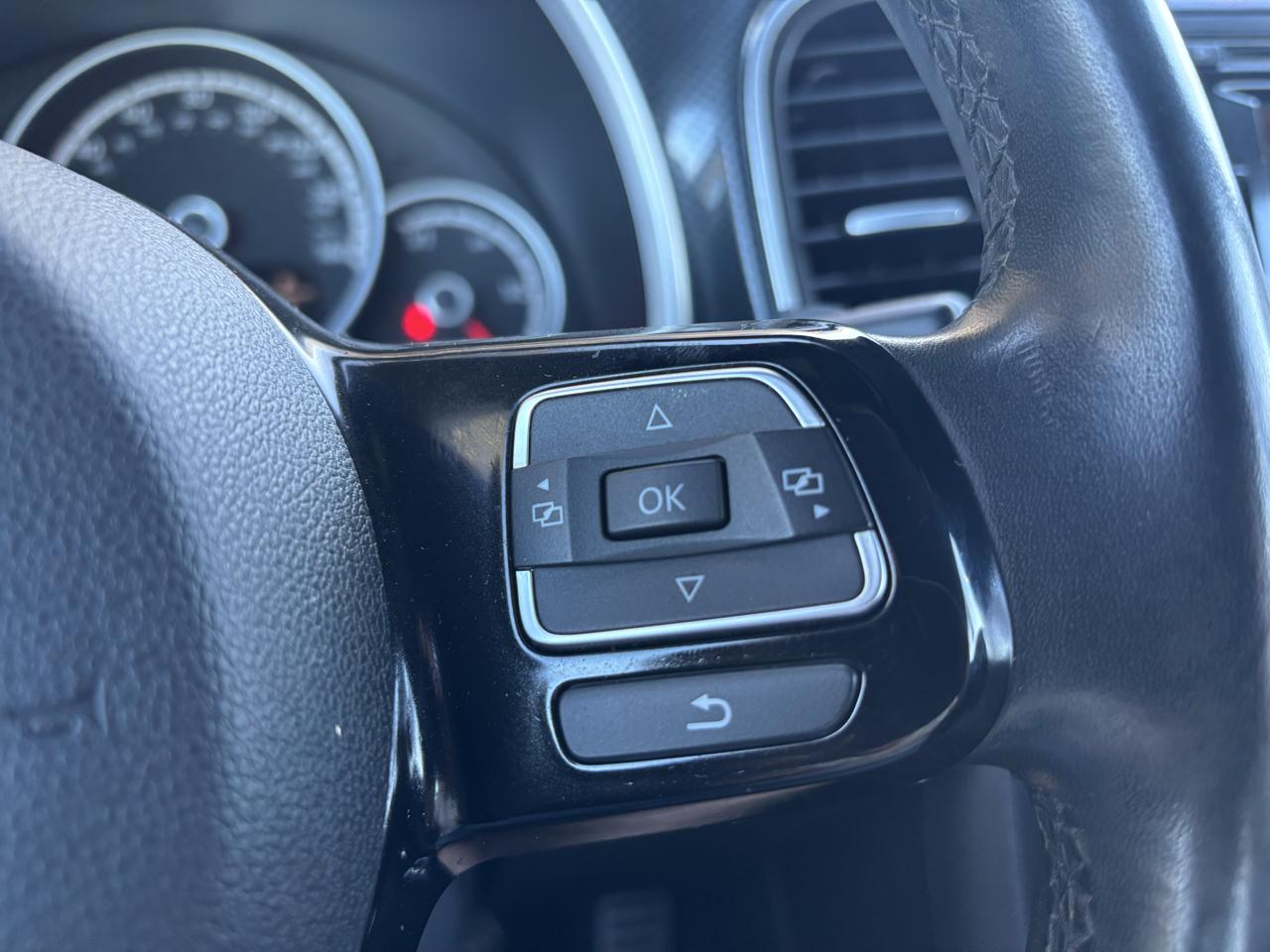 Volkswagen Beetle 2.0T Turbo w/Sunroof & Sound 2013
