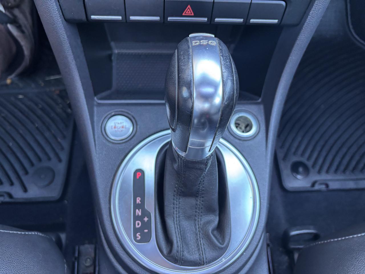 Volkswagen Beetle 2.0T Turbo w/Sunroof & Sound 2013