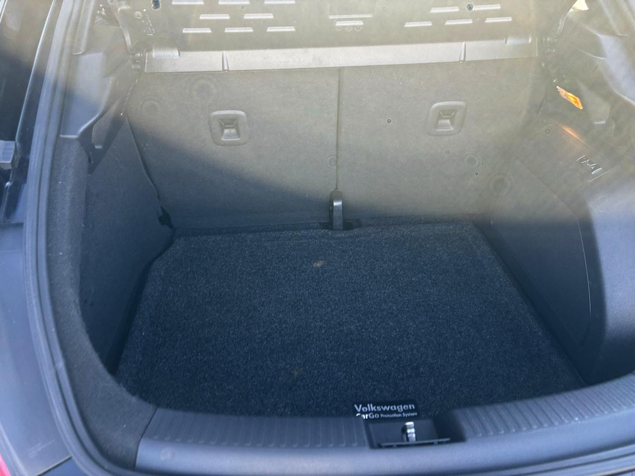 Volkswagen Beetle 2.0T Turbo w/Sunroof & Sound 2013