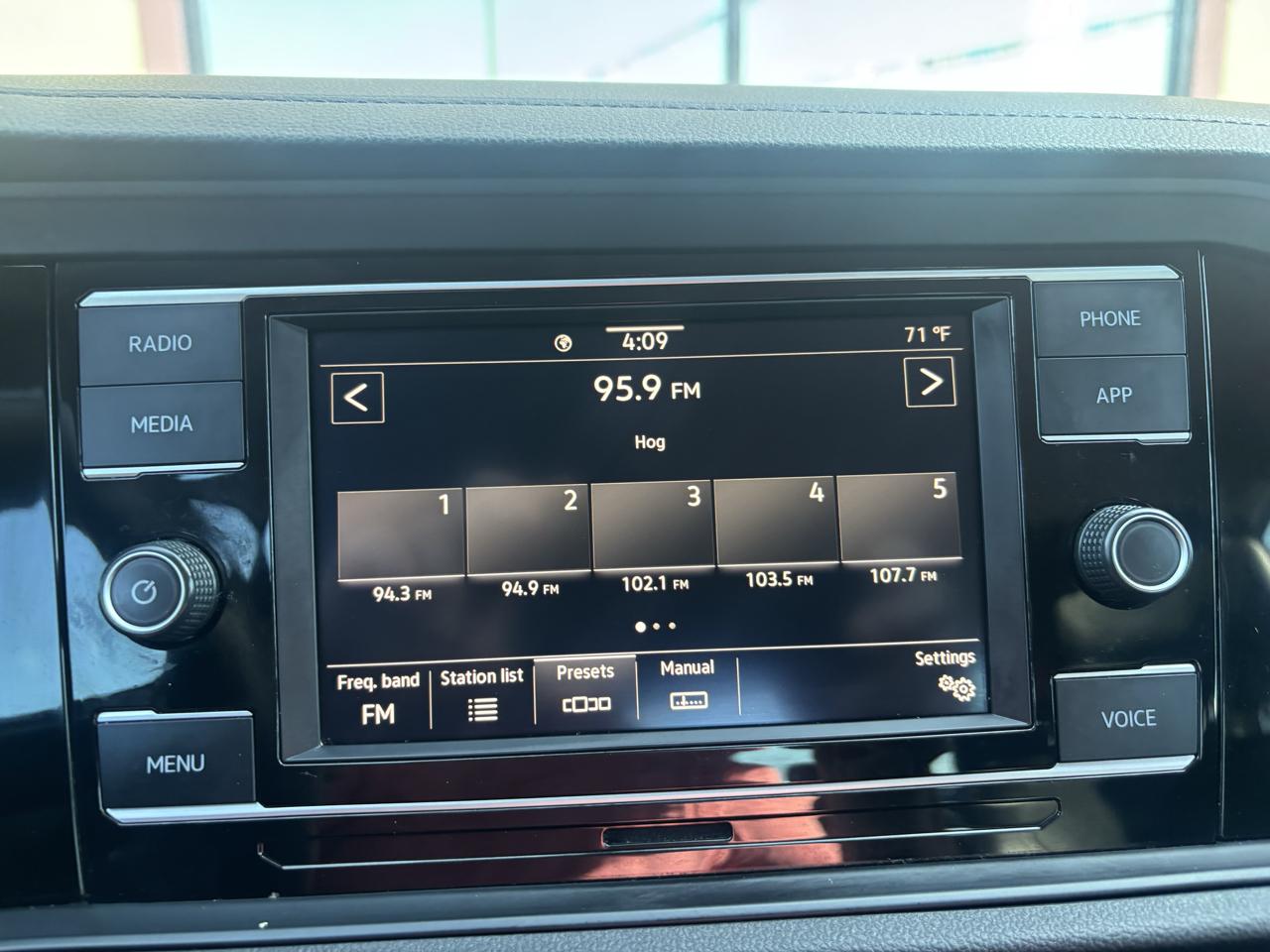 Volkswagen Jetta SE 2022