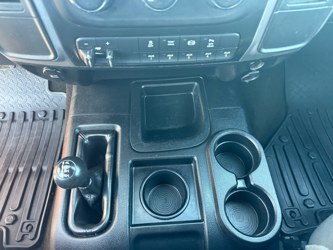 RAM 3500 Tradesman Crew Cab 4WD DRW 2016