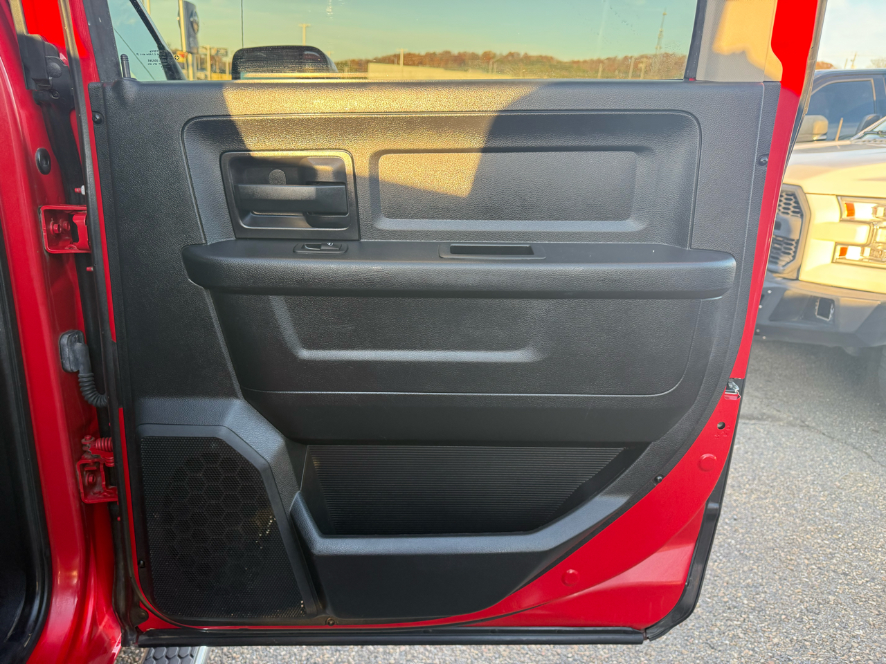 RAM 3500 Tradesman Crew Cab 4WD DRW 2016