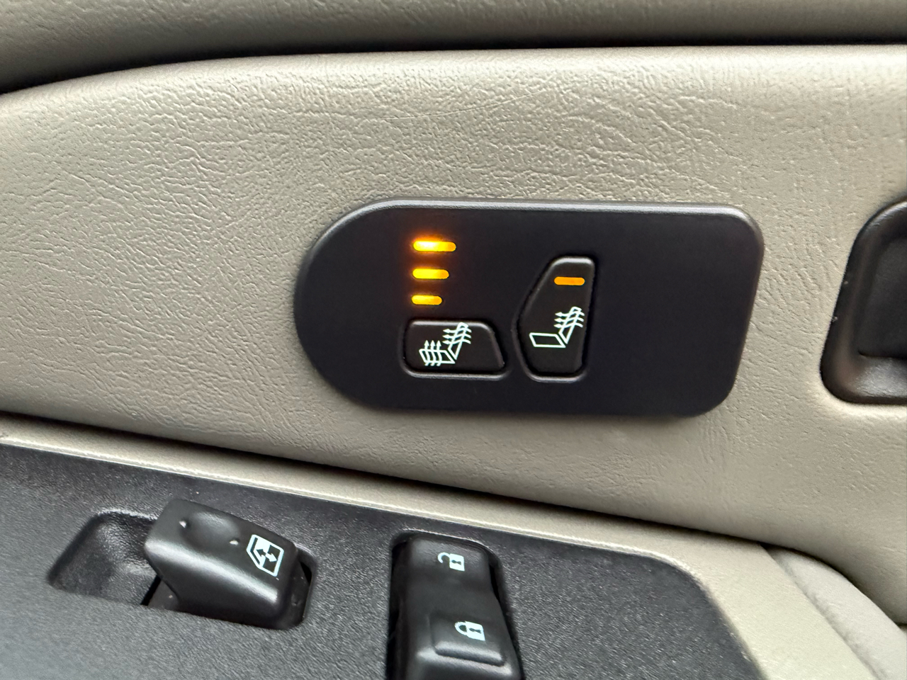 Chevrolet Avalanche 2500 4WD 2005