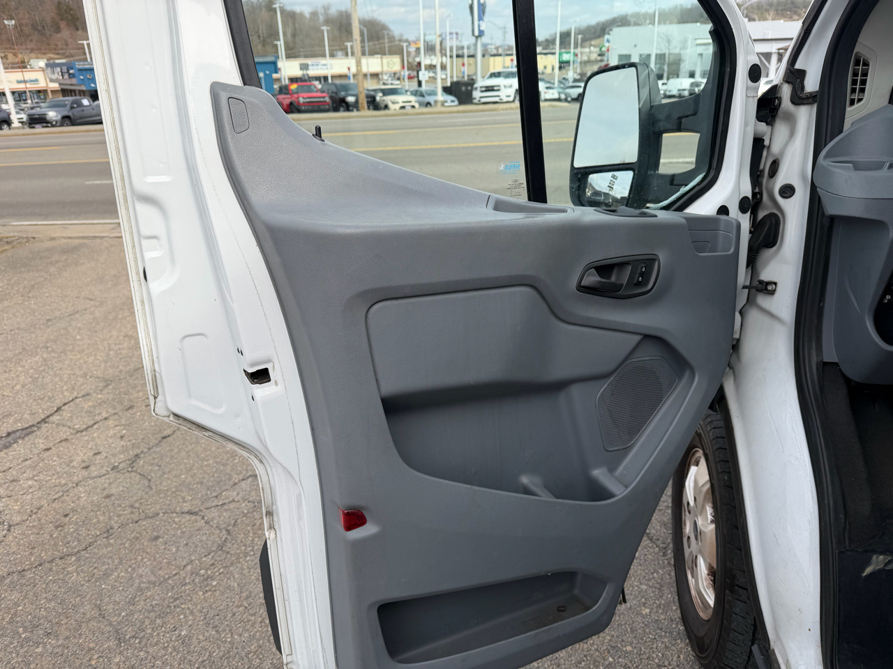 Ford Transit 350 Wagon Low Roof XL w/Sliding Pass. 148-in. WB 2018