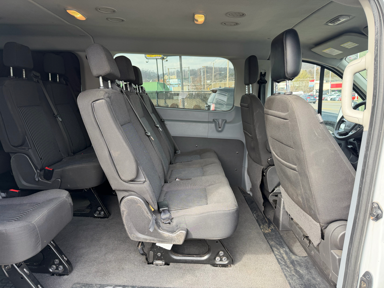 Ford Transit 350 Wagon Low Roof XL w/Sliding Pass. 148-in. WB 2018