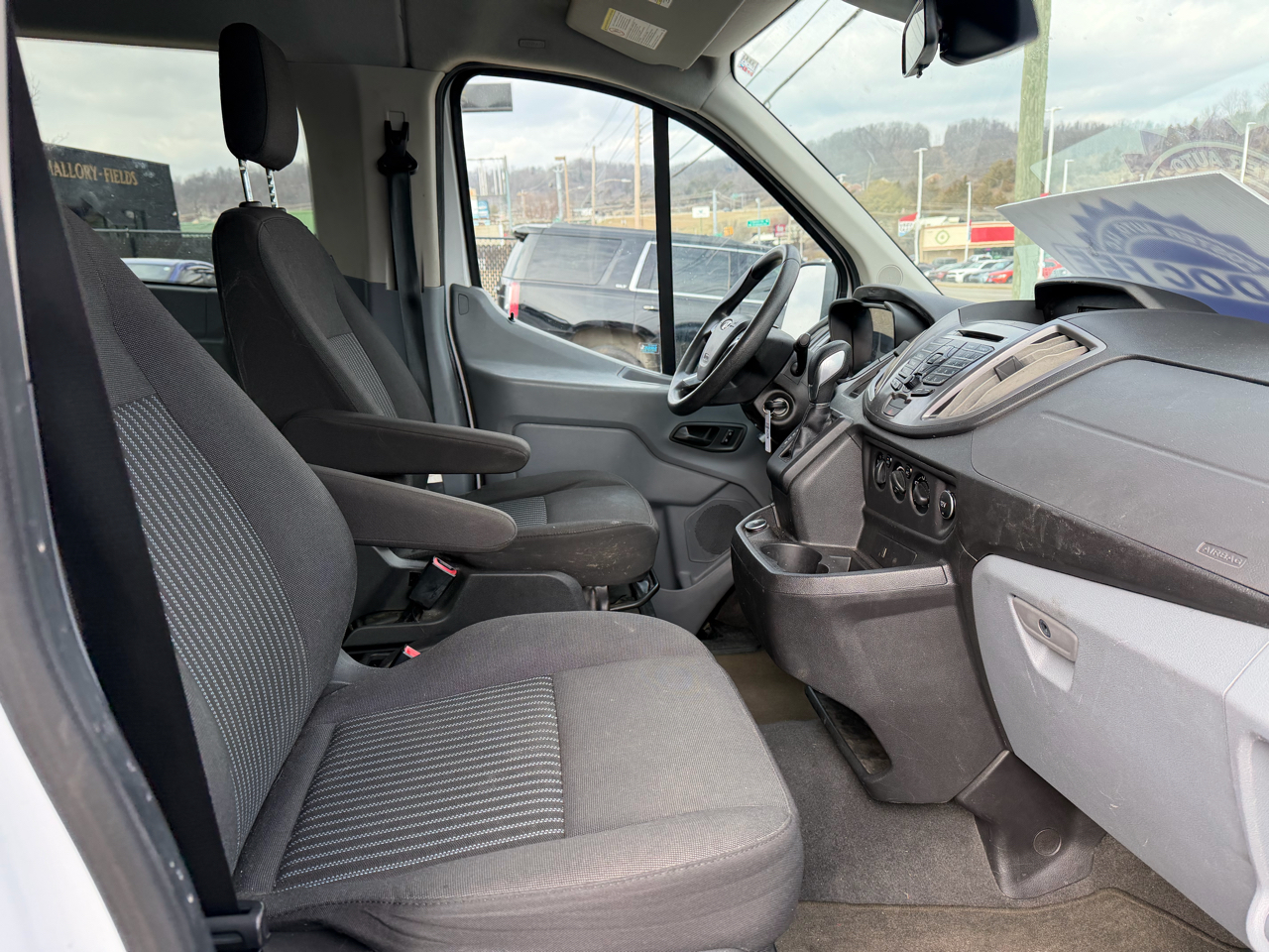 Ford Transit 350 Wagon Low Roof XL w/Sliding Pass. 148-in. WB 2018