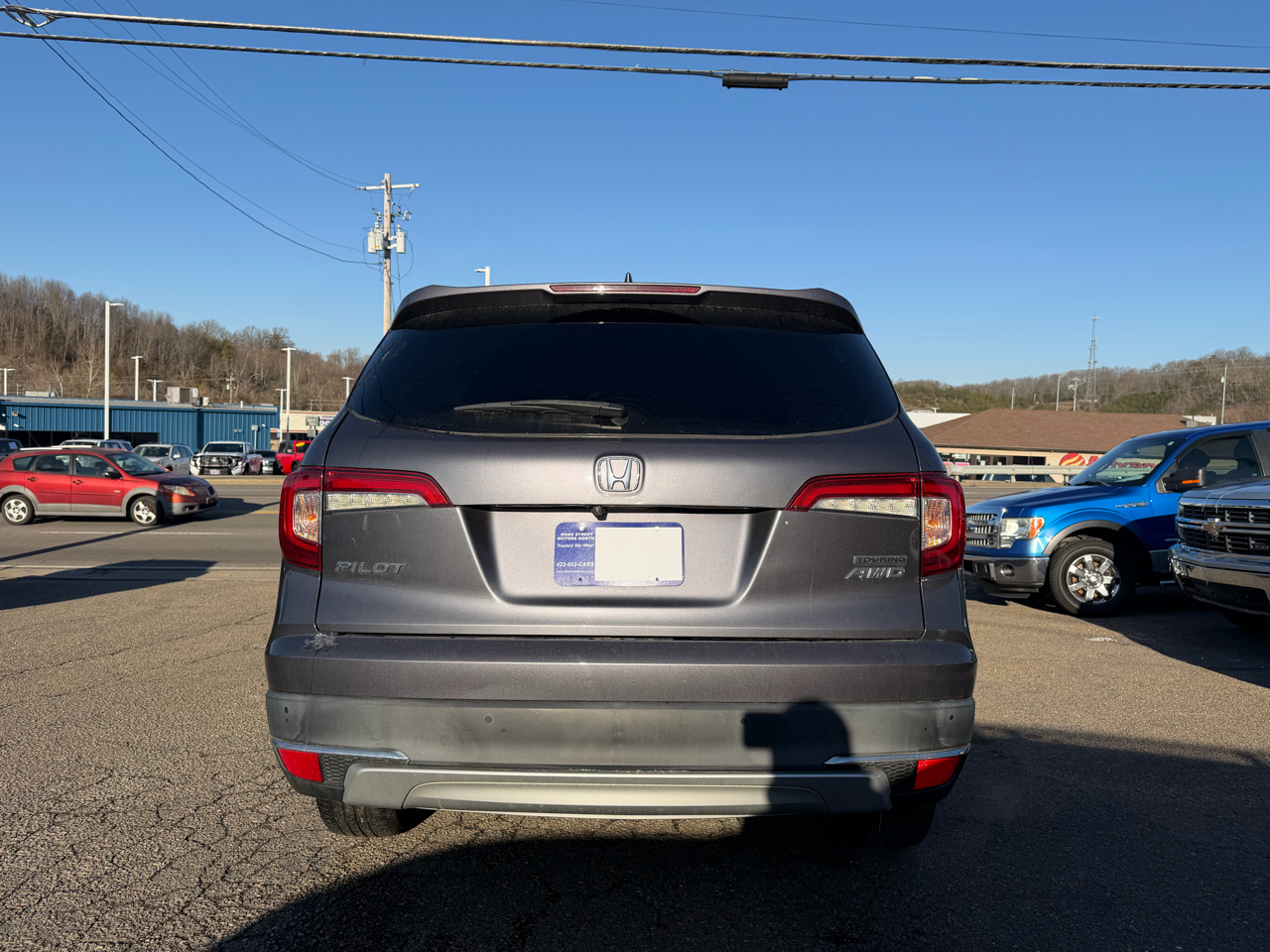 Honda Pilot Touring w/Rear Captain's Chairs AWD 2019