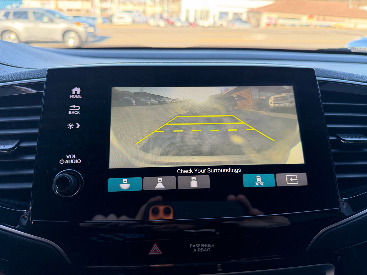 Honda Pilot Touring w/Rear Captain's Chairs AWD 2019