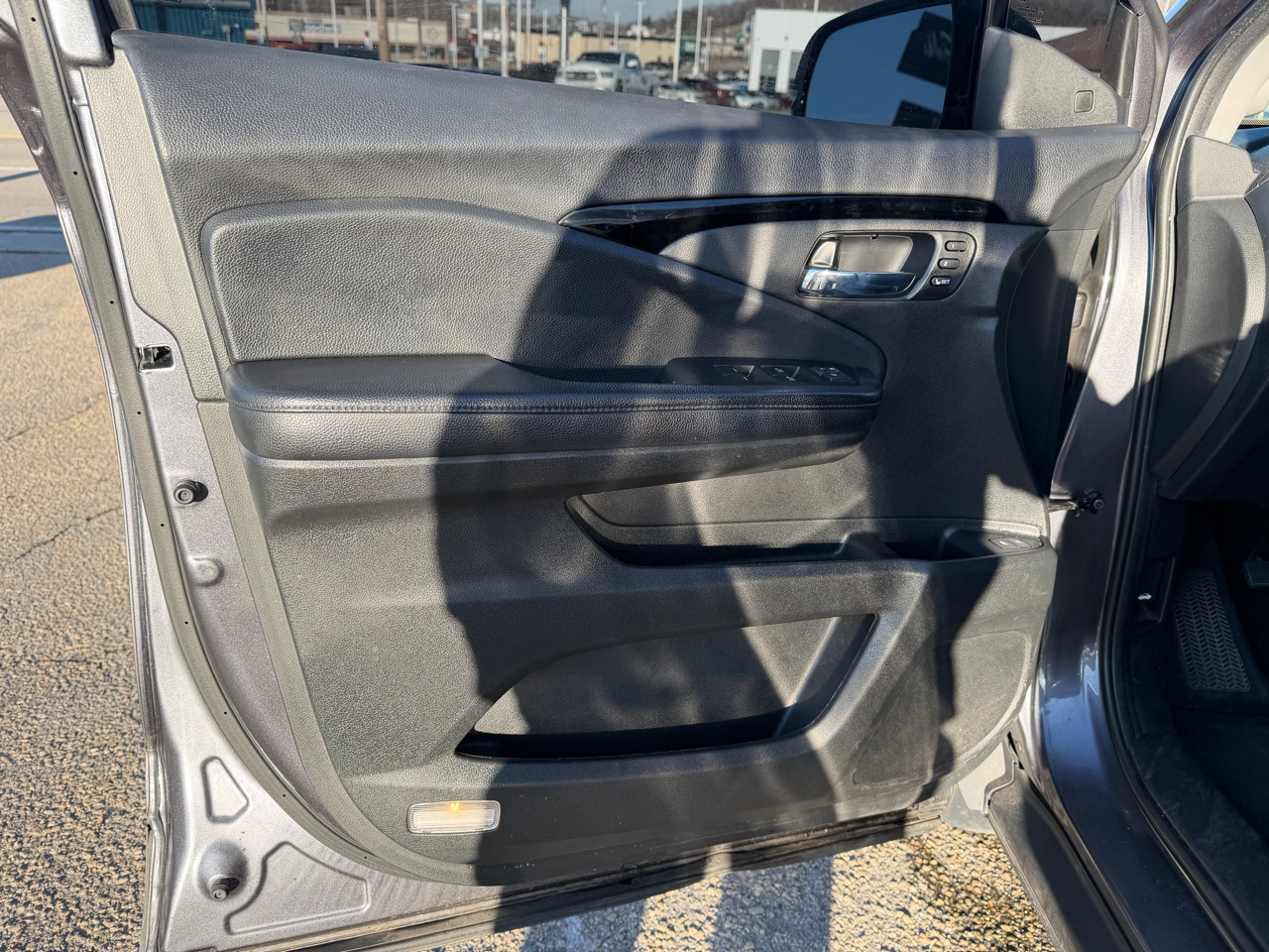 Honda Pilot Touring w/Rear Captain's Chairs AWD 2019