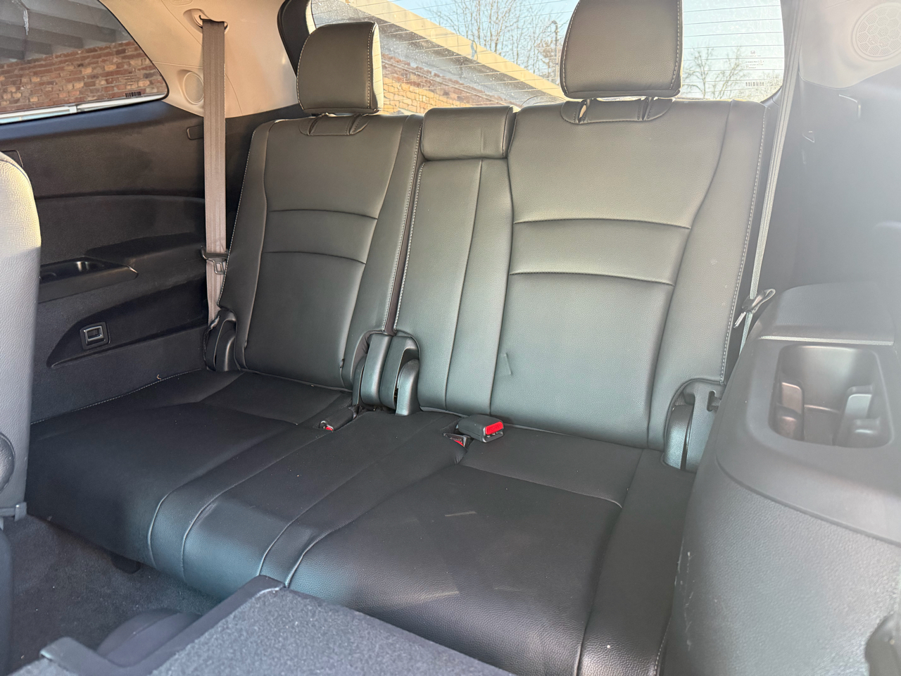 Honda Pilot Touring w/Rear Captain's Chairs AWD 2019