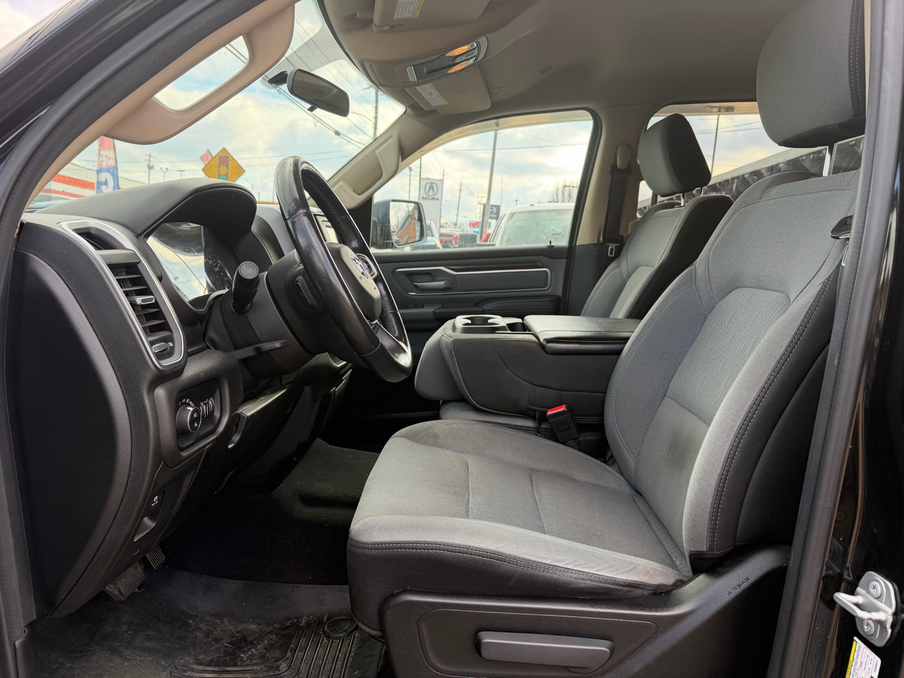 RAM 1500 Big Horn Crew Cab SWB 4WD 2019