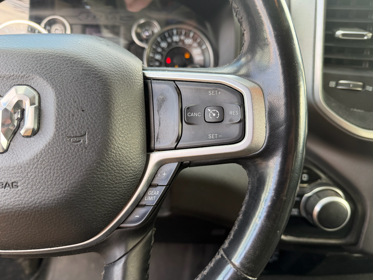 RAM 1500 Big Horn Crew Cab SWB 4WD 2019