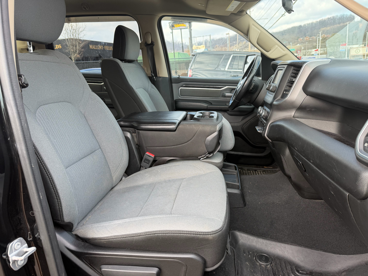 RAM 1500 Big Horn Crew Cab SWB 4WD 2019