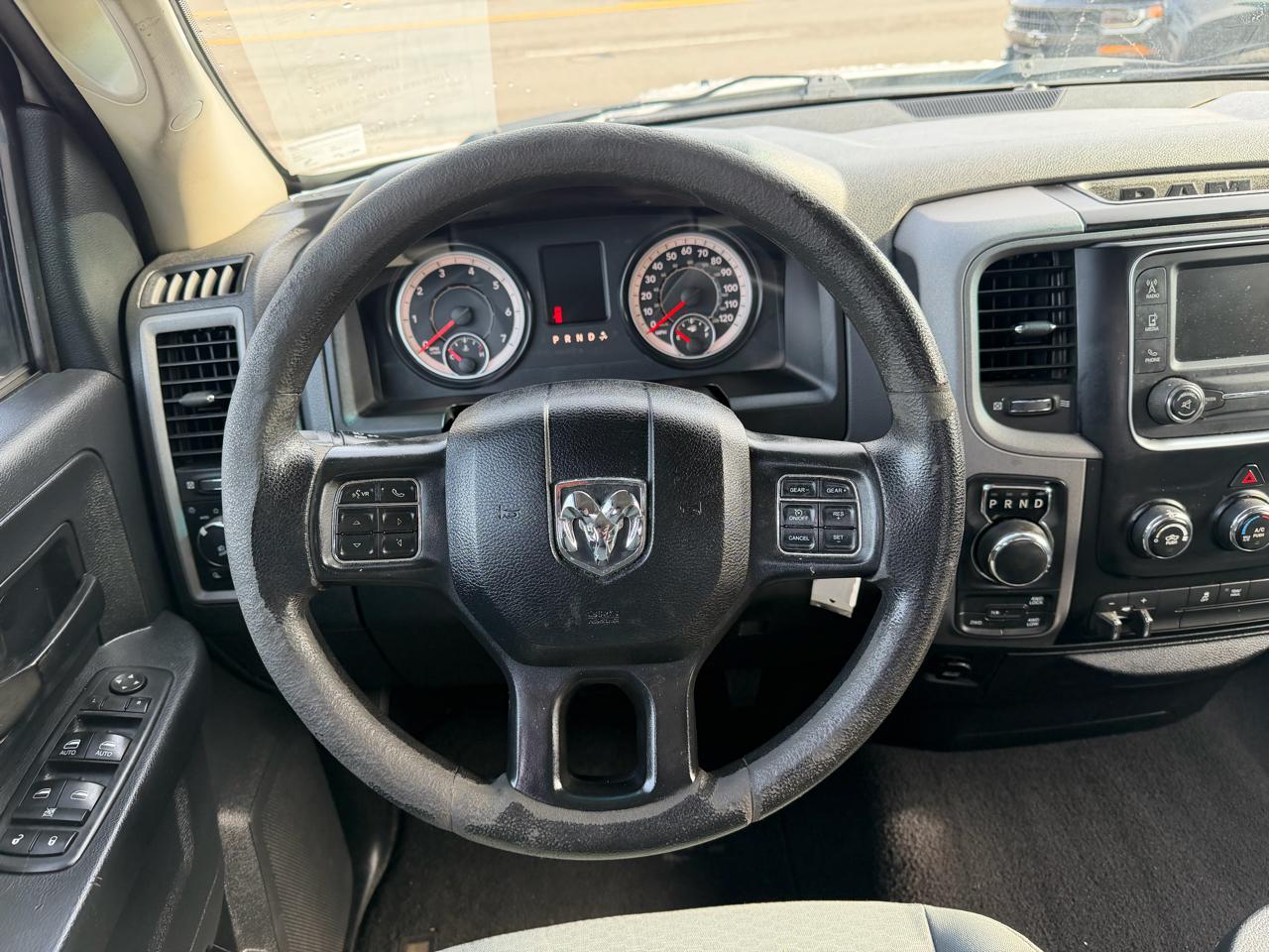 RAM 1500 Tradesman Quad Cab 4WD 2016