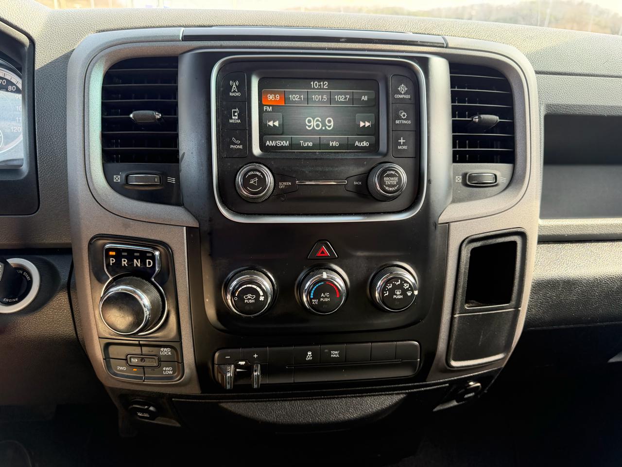 RAM 1500 Tradesman Quad Cab 4WD 2016