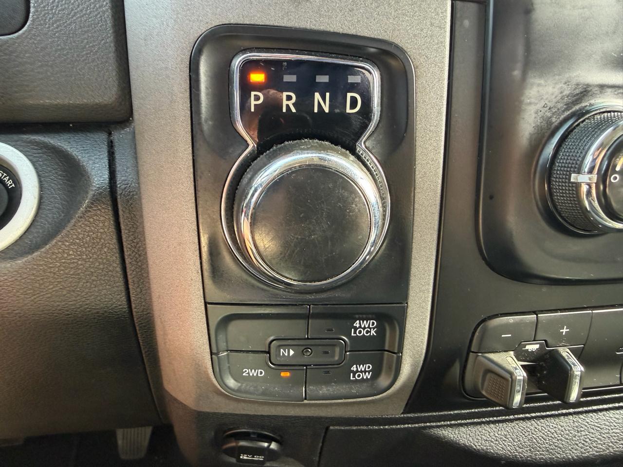 RAM 1500 Tradesman Quad Cab 4WD 2016