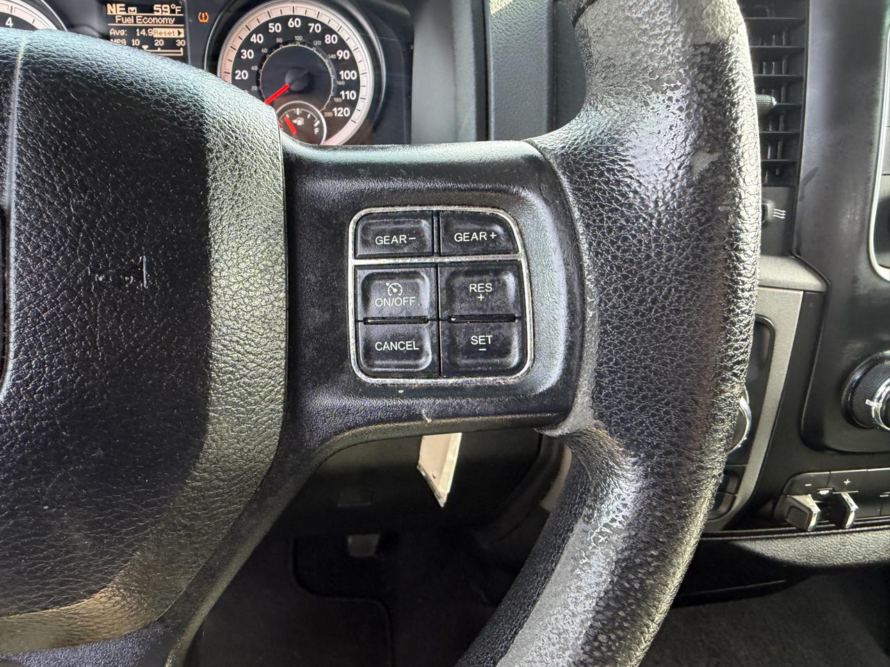 RAM 1500 Tradesman Quad Cab 4WD 2016