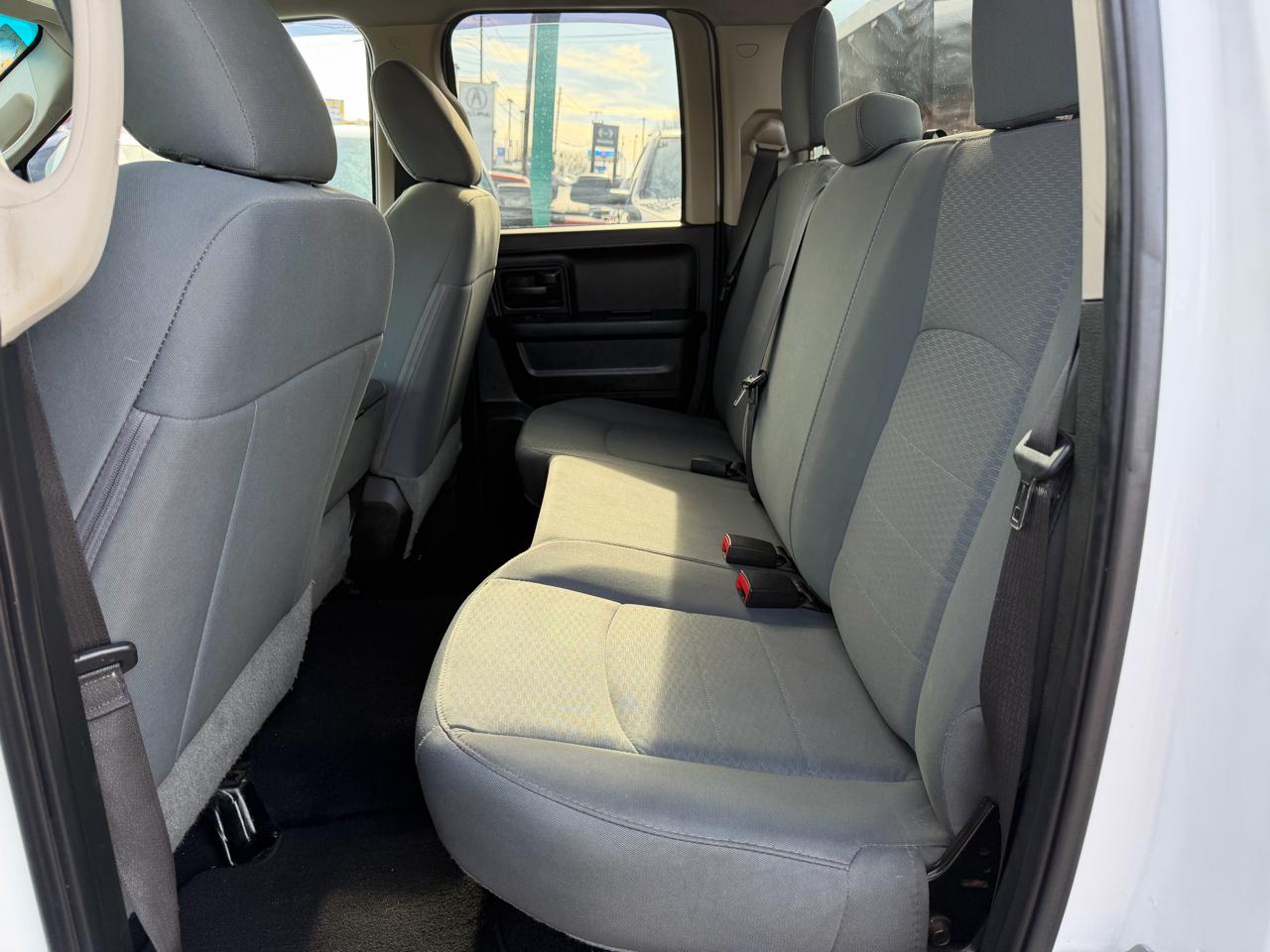 RAM 1500 Tradesman Quad Cab 4WD 2016