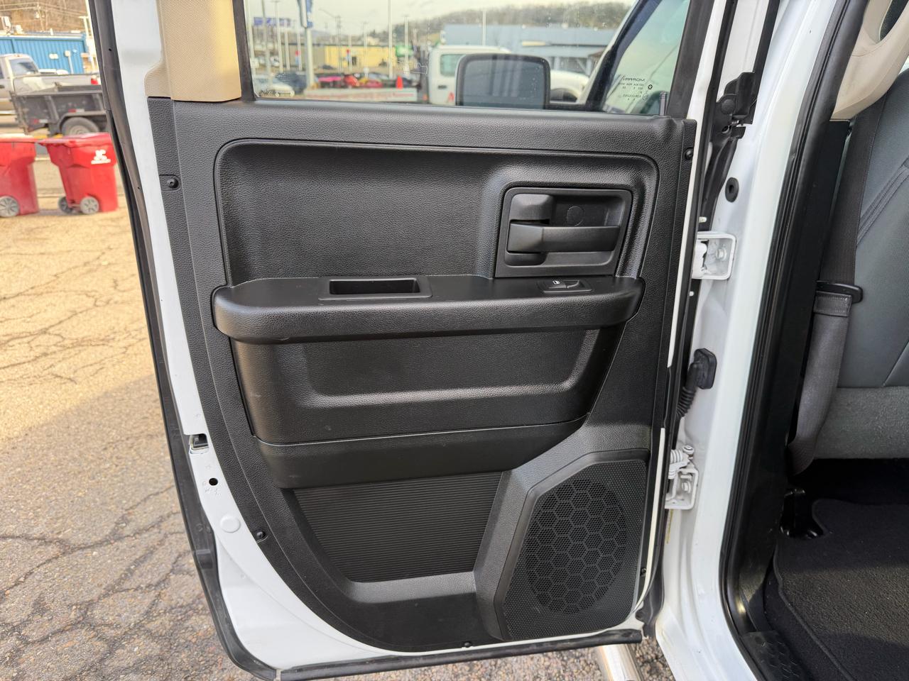 RAM 1500 Tradesman Quad Cab 4WD 2016