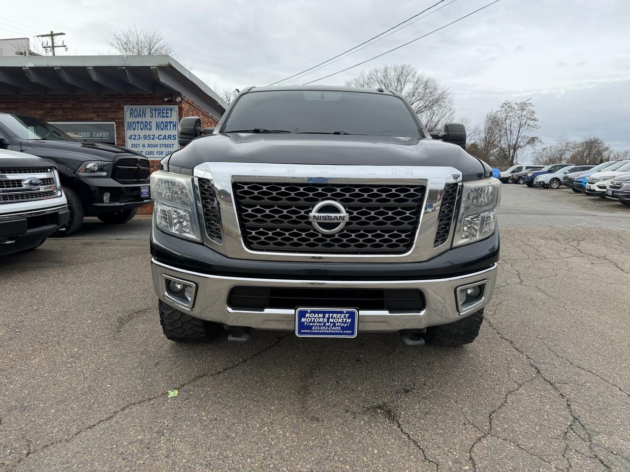 Nissan Titan XD 4WD Crew Cab SV Diesel 2017