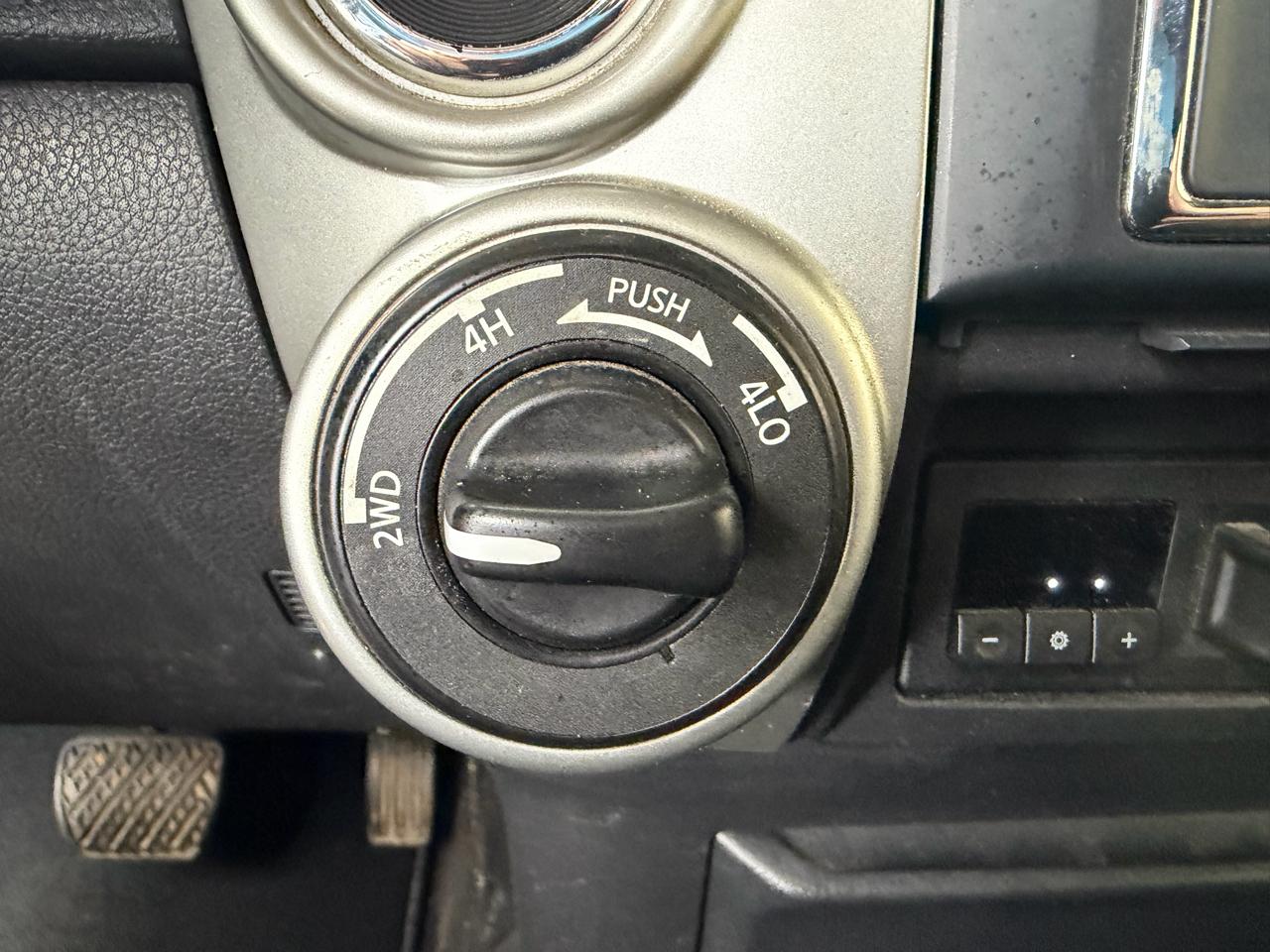 Nissan Titan XD 4WD Crew Cab SV Diesel 2017