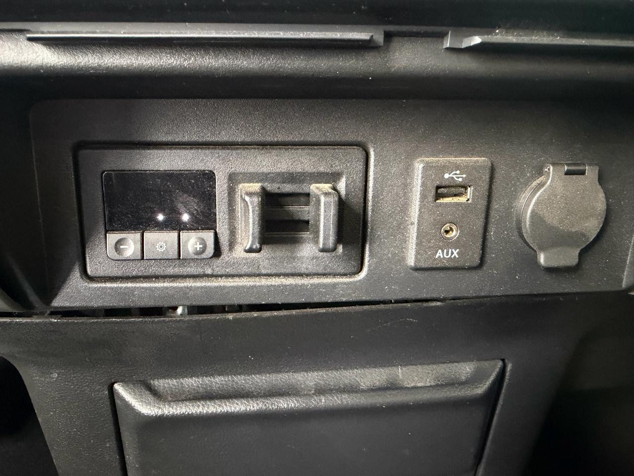 Nissan Titan XD 4WD Crew Cab SV Diesel 2017