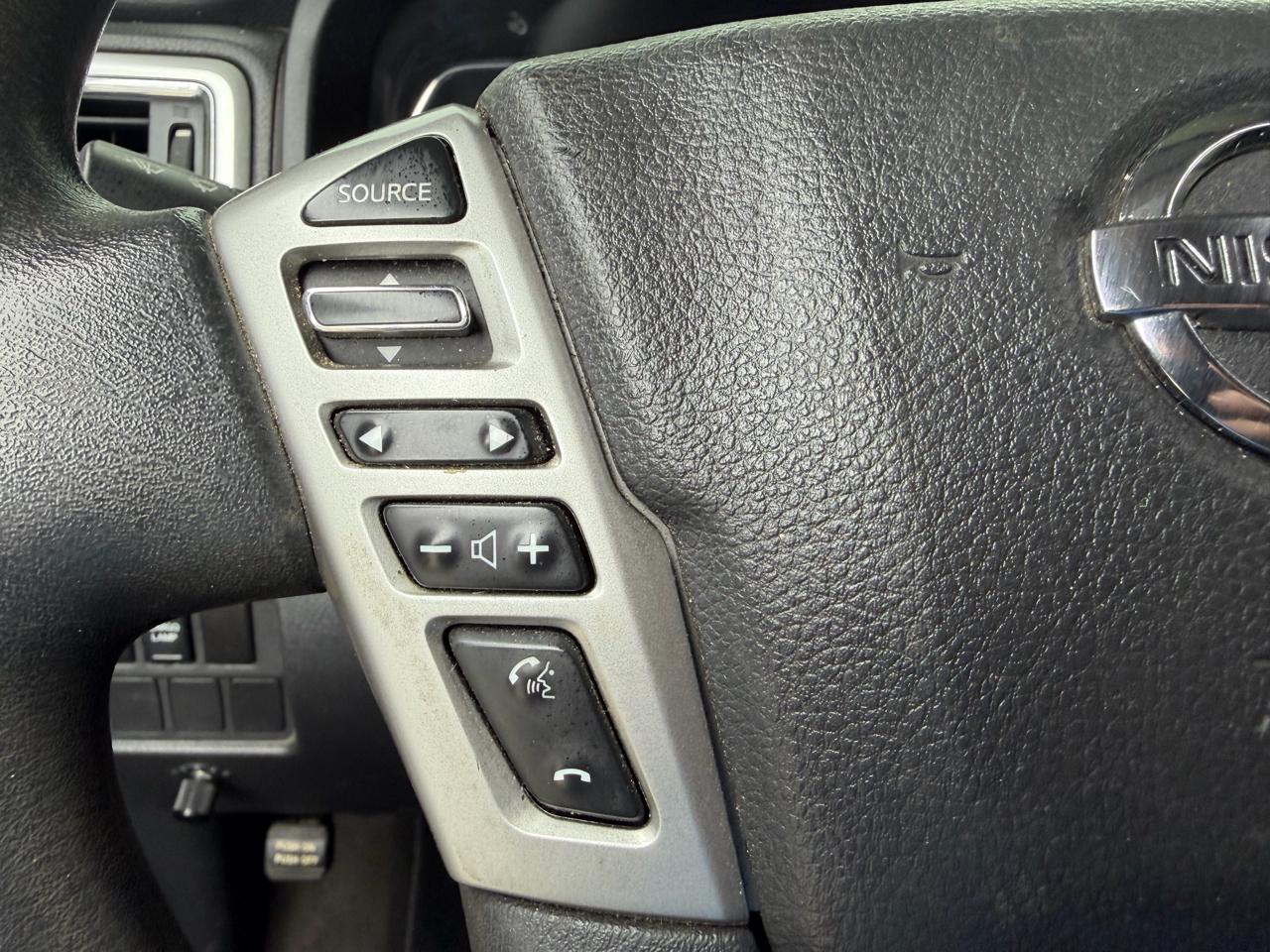 Nissan Titan XD 4WD Crew Cab SV Diesel 2017