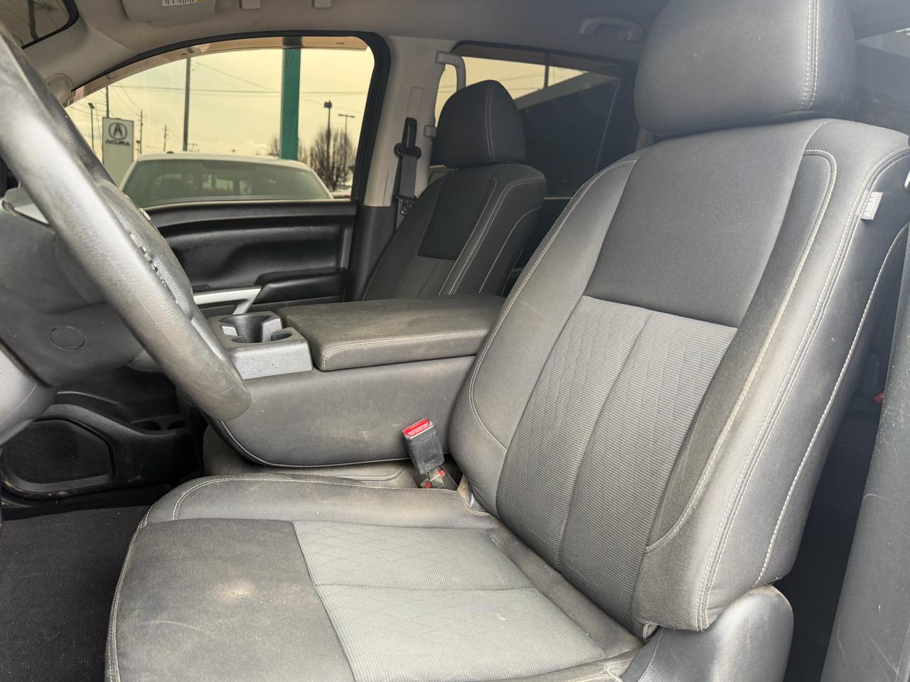 Nissan Titan XD 4WD Crew Cab SV Diesel 2017