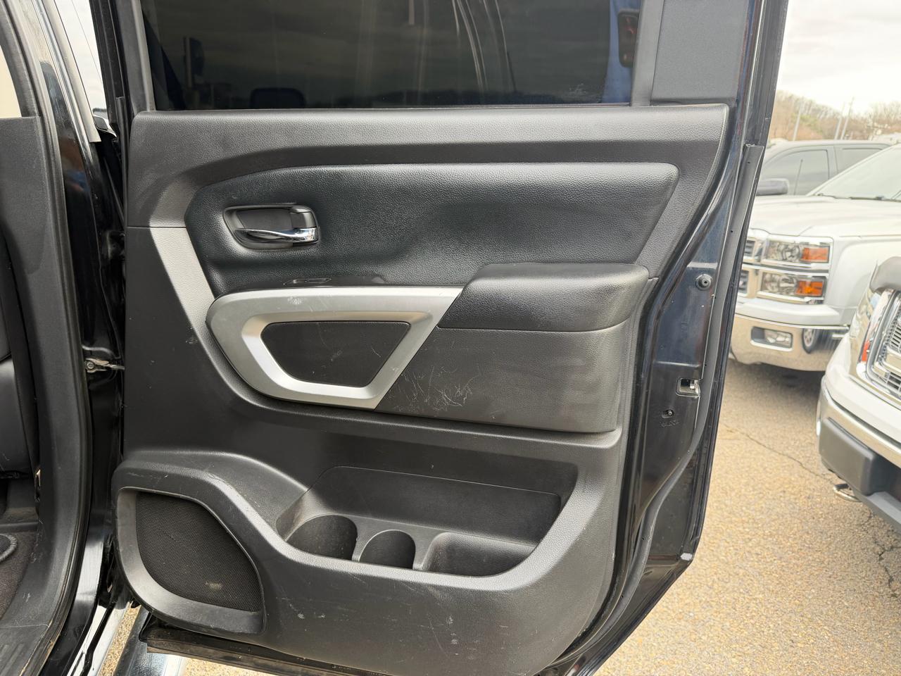 Nissan Titan XD 4WD Crew Cab SV Diesel 2017