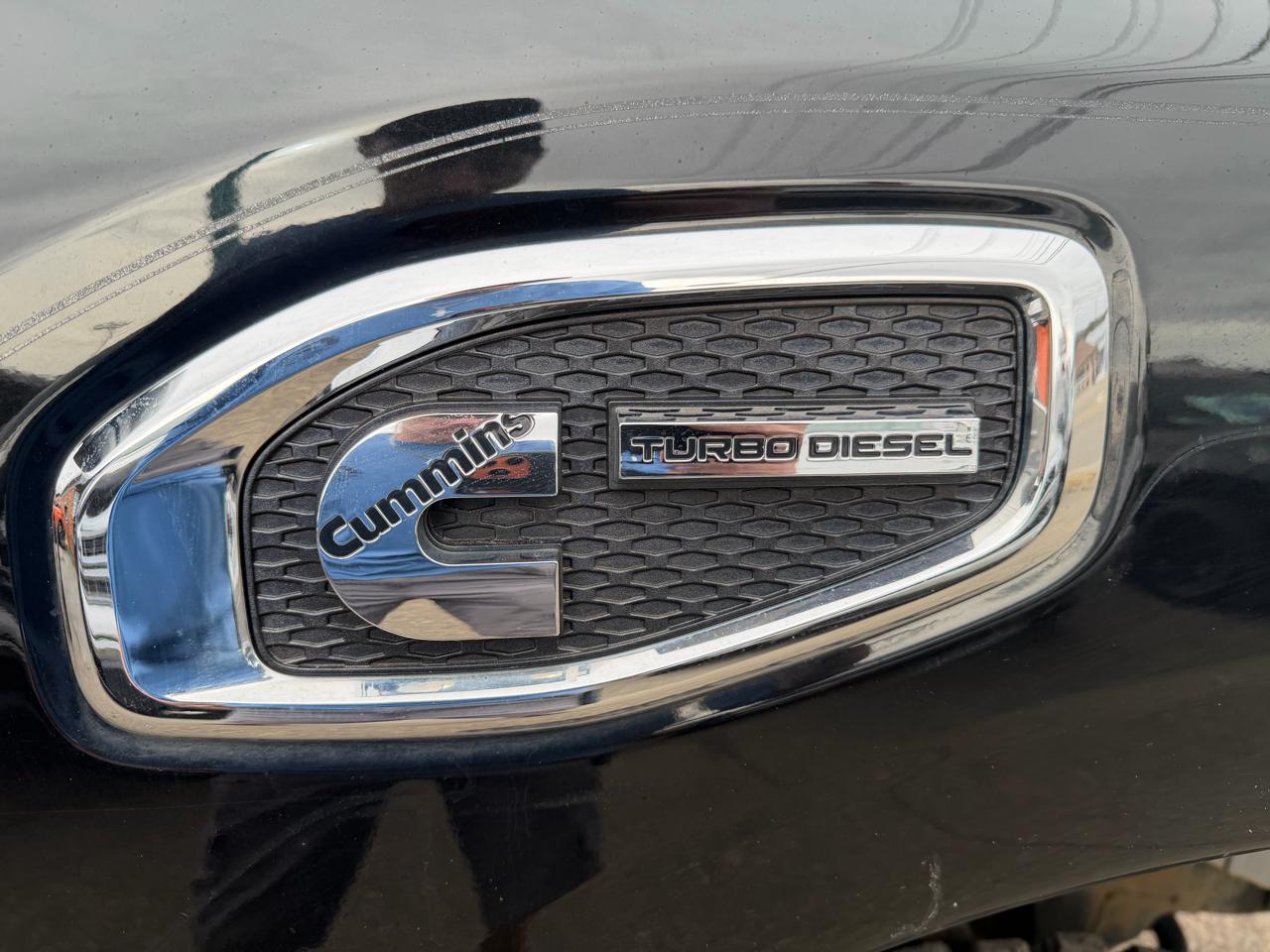 Nissan Titan XD 4WD Crew Cab SV Diesel 2017