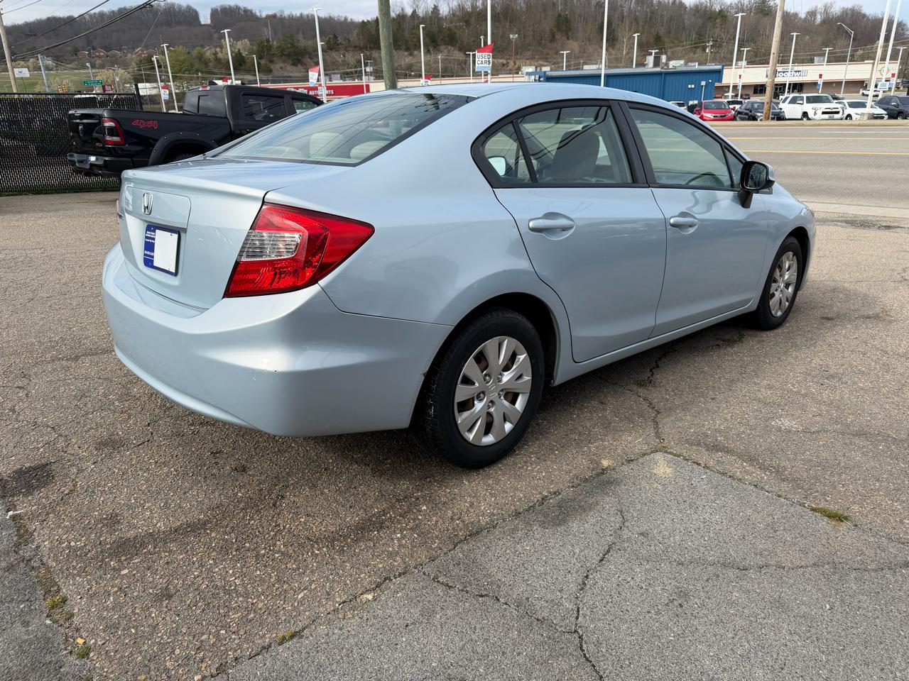 Honda Civic LX Sedan 5-Speed AT 2012