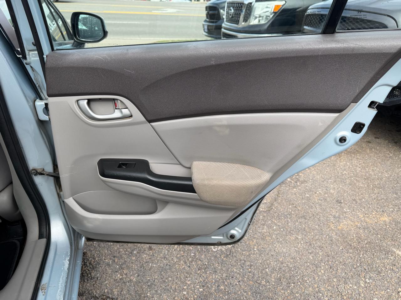 Honda Civic LX Sedan 5-Speed AT 2012