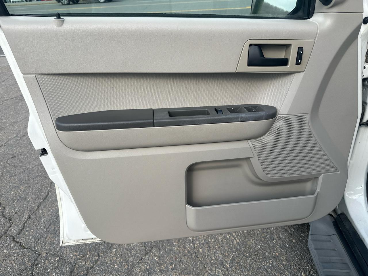 Ford Escape XLS FWD 2012