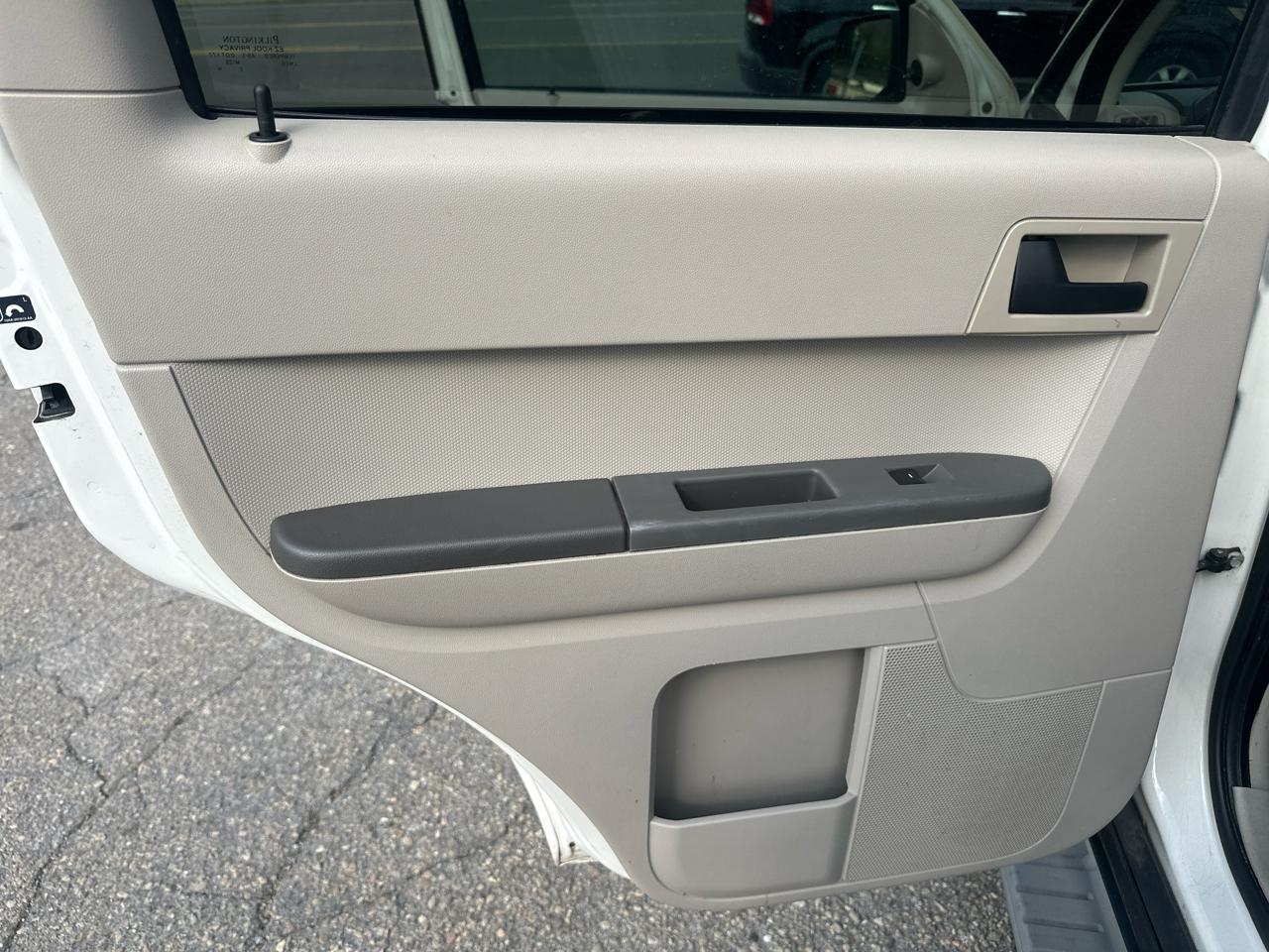 Ford Escape XLS FWD 2012