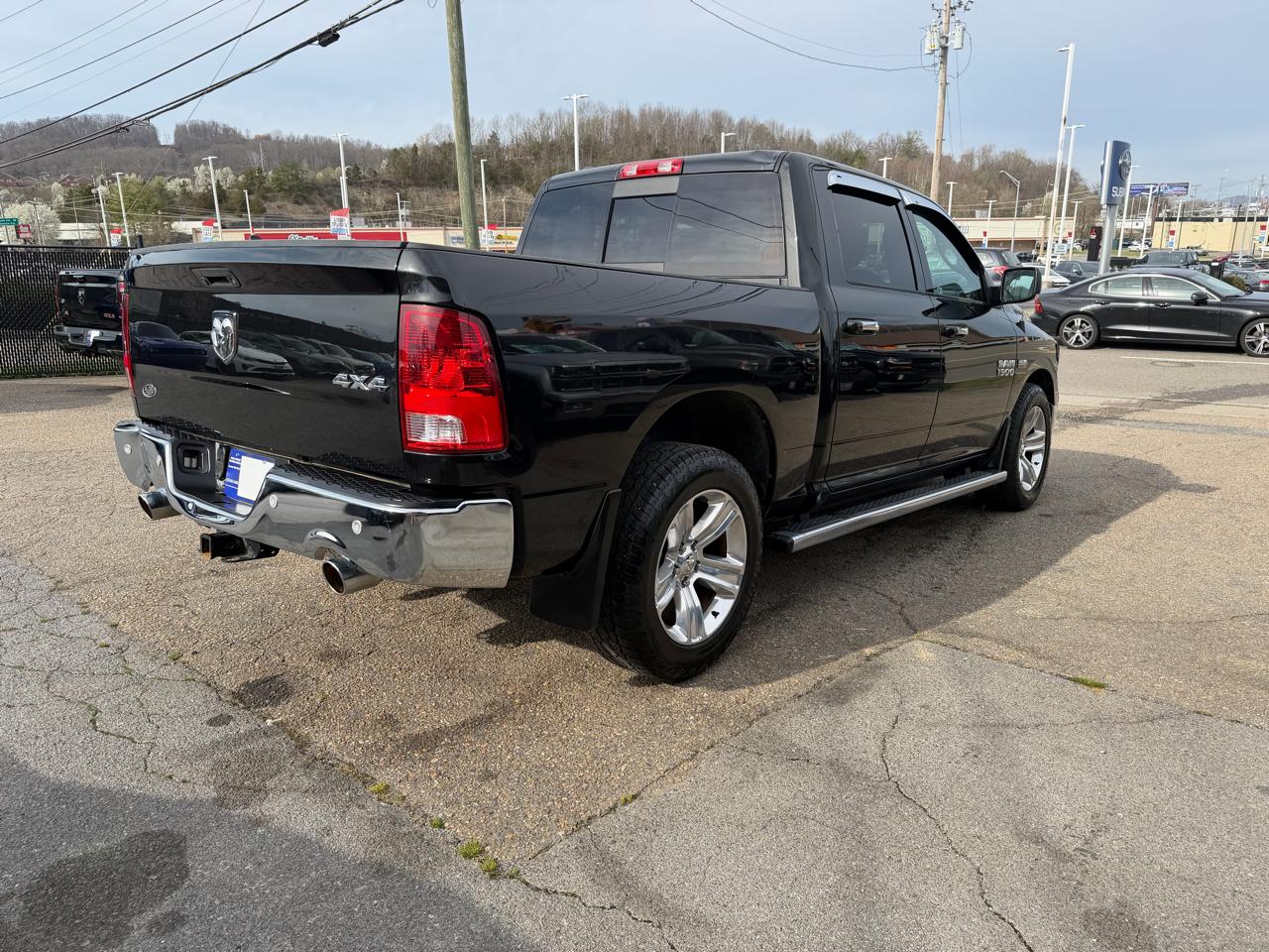 RAM 1500 SLT Crew Cab SWB 4WD 2017