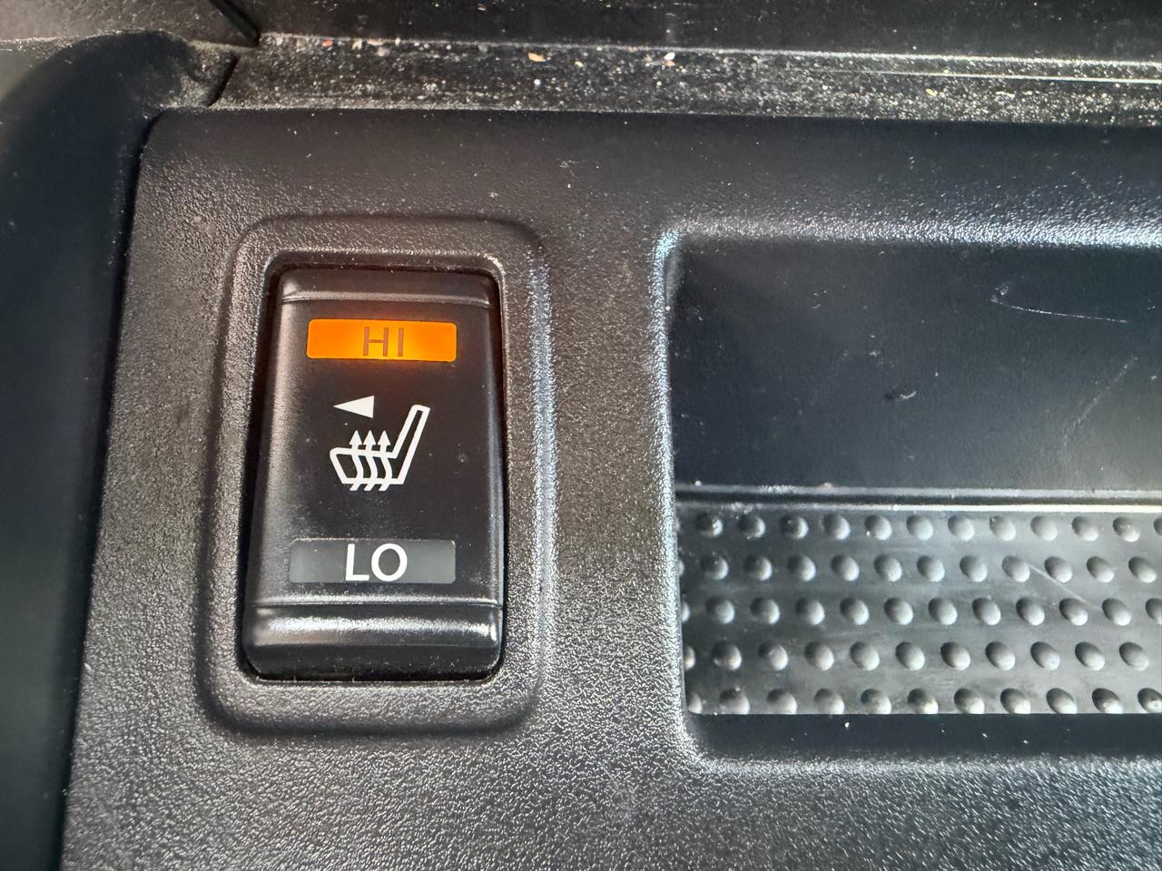 Nissan Titan SV Crew Cab 4WD 2017