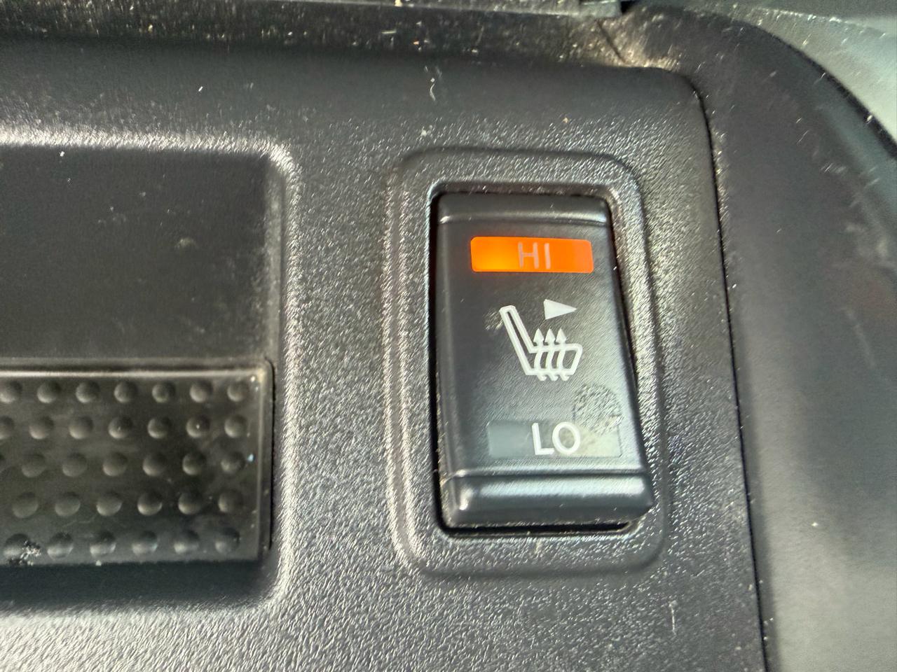 Nissan Titan SV Crew Cab 4WD 2017