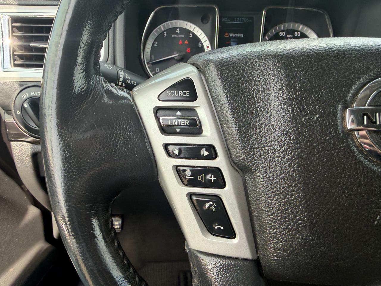 Nissan Titan SV Crew Cab 4WD 2017