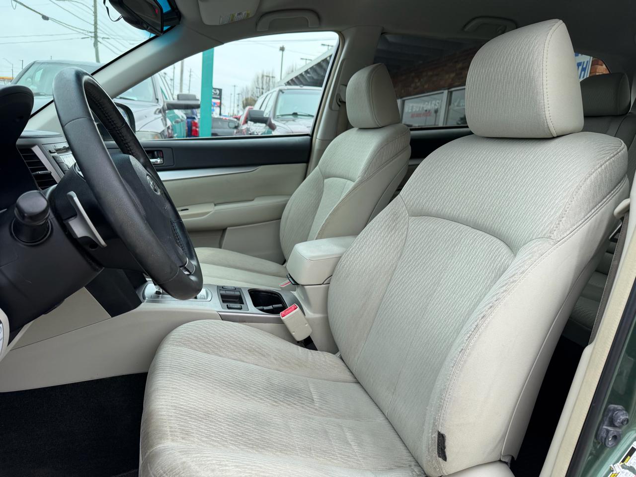 Subaru Outback 2.5i Premium 2012